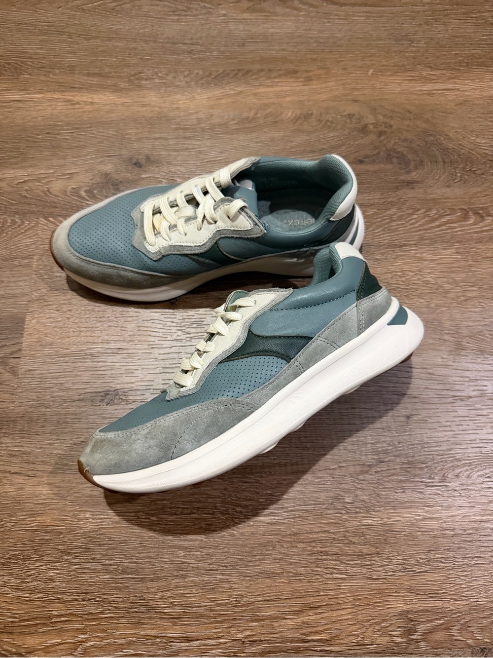 Aetrex Emily Lace-Up Sneakers - Mint Color - Size 7 - Picture 4 of 9